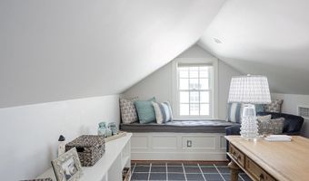 41 Elm St, Newport, RI 02840