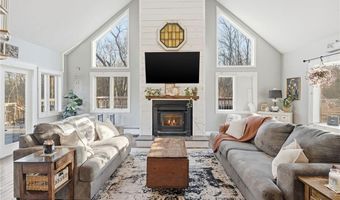 97 Angell Rd, Cumberland, RI 02864