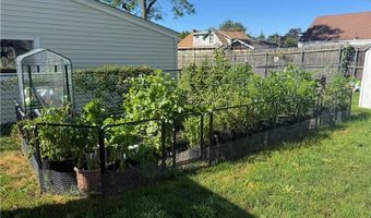 38 Bridgton Rd, Cranston, RI 02910