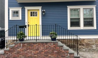 35 Memorial Blvd 1, Newport, RI 02840