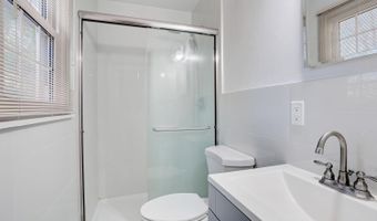 12 Van Gogh Ln, Airmont, NY 10901