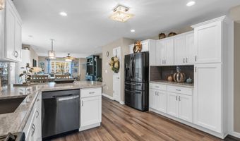 2 Berkeley Crossings Way, Bayville, NJ 08721