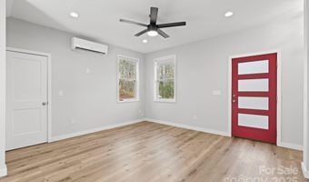 24 Lower Grassy Branch Rd, Asheville, NC 28805