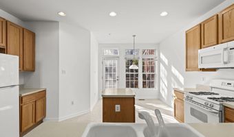 2004 GOLDEN MORNING Dr 30, Bowie, MD 20721