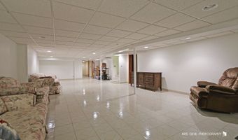 20 W371 Diversey Ave, Addison, IL 60101