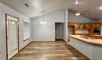 510 College Pl, Bentonville, AR 72712