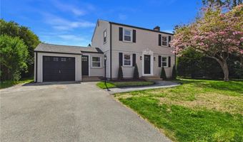 28 Eden Crest Dr, Cranston, RI 02920