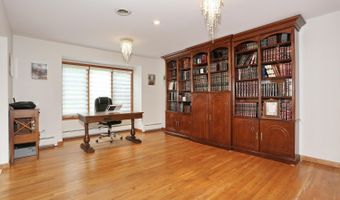 3 Larissa Ct, Airmont, NY 10952