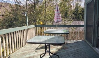 83 Lakeside Dr, Alloway, NJ 07461