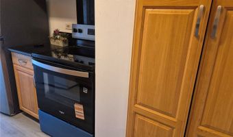 98-1042 Moanalua Rd #2-201, Aiea, HI 96701
