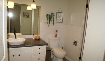 102 Linda Ln, Aberdeen, SD 57401