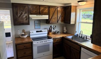 819 N MAPLE St, Adamsville, TN 38310