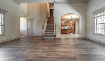 1102 SE Phoenix St, Bentonville, AR 72712