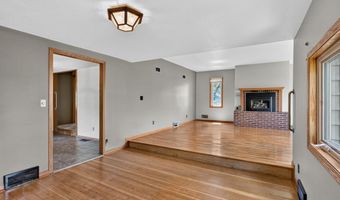 1103 S Darling Dr NW, Alexandria, MN 56308