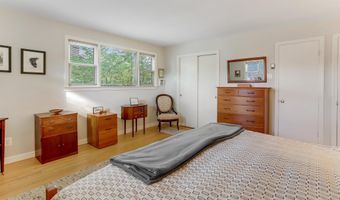 2700 N DINWIDDIE St N, Arlington, VA 22207