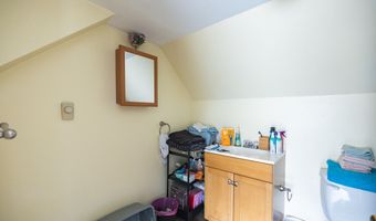 19 Granite St, Auburn, ME 04210