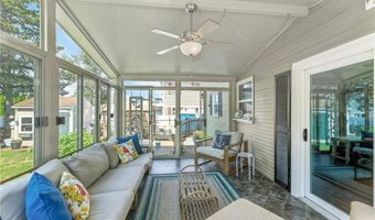82 Martin St, East Providence, RI 02914