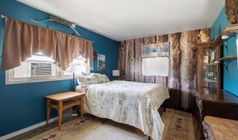 81 Elm St, Beachwood, NJ 08722
