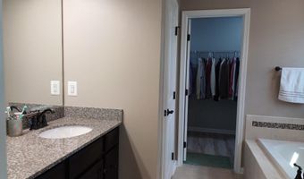 25501 EMERSON OAKS Dr, Aldie, VA 20105