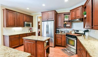 283 Creekside Dr, Arnoldsville, GA 30619