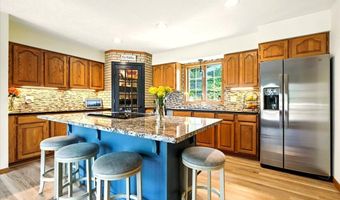 415 Lakeshore Rd, Ashland, OH 44805