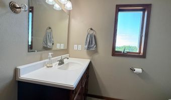 1798 Tiger Ridge Dr, Albert Lea, MN 56007