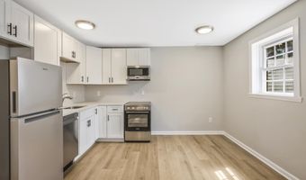 706 N CLEVELAND St, Arlington, VA 22201