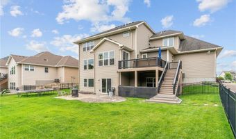 405 Riverside Cir, Anoka, MN 55303
