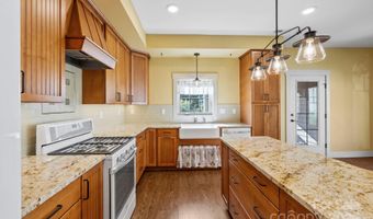 45 Verde Dr, Asheville, NC 28806
