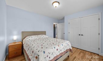 17 Laurel Rd, Arden, NC 28704