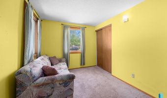2013 E Sylvan Cir, Brandon, SD 57005