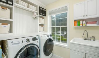 42 Chestnut St 11, Bethel, CT 06801
