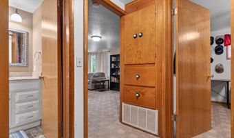233 E 22nd St, Baxter Springs, KS 66713