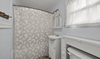 543 Long Shores Dr, Barrington, NH 03825