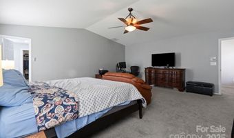 3902 Larkhaven Village Dr, Charlotte, NC 28215