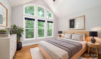 17 Bohemian Ln, Asheville, NC 28805