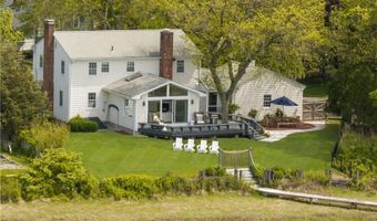 45 Meadowbrook Dr, Barrington, RI 02806