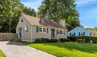 72 Windsor Park Dr, Coventry, RI 02816