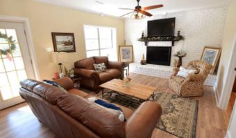 992 CLEAR CREEK Dr, Alpine, AL 35014