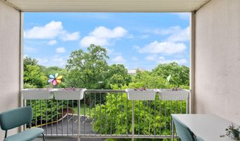 4977 BATTERY Ln 1-711, Bethesda, MD 20814