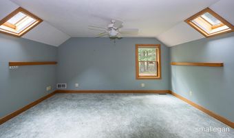 550 Greentree Ln NE, Ada, MI 49301