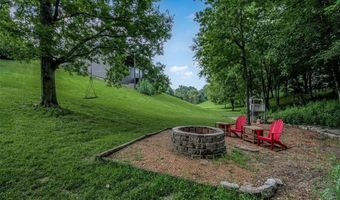 215 Cobblefield Ct, Ballwin, MO 63011