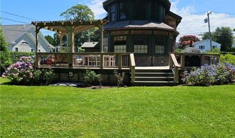 209 Coggeshall Ave, Newport, RI 02840