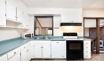 14 Wagon Rd, Asheville, NC 28805