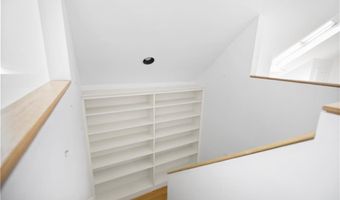 15 Hammersmith Rd 30A, Newport, RI 02840