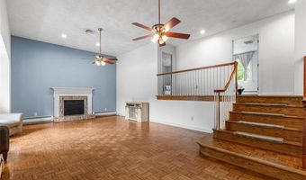 80 Woodbridge Dr, East Greenwich, RI 02818