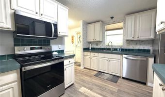 132 S SAINT THOMAS Cir, Apollo Beach, FL 33572