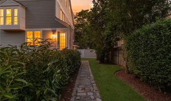 104 Second St, Newport, RI 02840