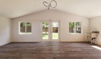 2061 N Roosevelt Ave, Altadena, CA 91001