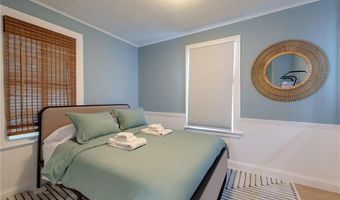 382 Spring St 3, Newport, RI 02840